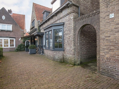 Burgemeester van Nispen van Sevenaerstraat in Laren (90m2)