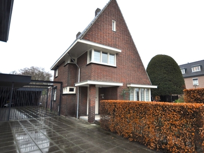 Hof in Bergeijk (195m2)