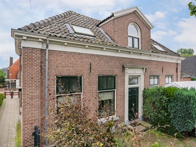 Onze Lieve Vrouwestraat 30