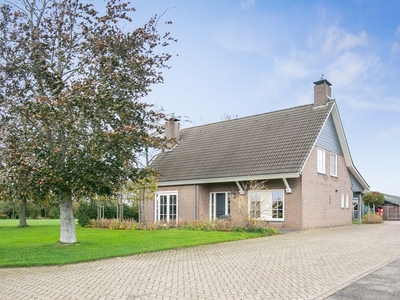 Oostlaarsestraat in Roosendaal (233m2)