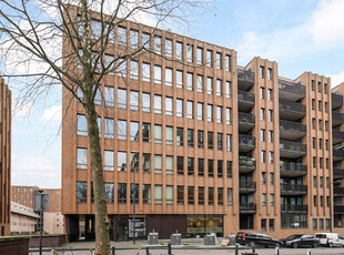 Eva Besnyöstraat 71