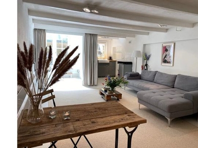 Huur 1 slaapkamer appartement van 52 m² in Amsterdam