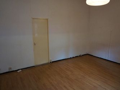 Huur 1 slaapkamer appartement van 76 m² in Maastricht