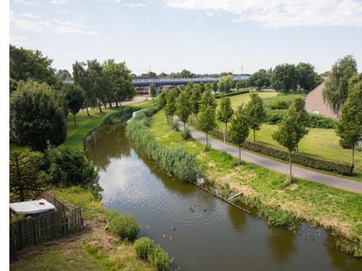 Huur 2 slaapkamer appartement van 68 m² in Spijkenisse