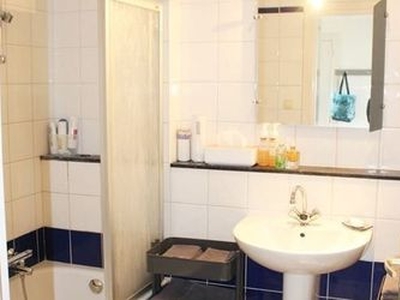 Huur 2 slaapkamer appartement van 80 m² in 's-Gravenhage