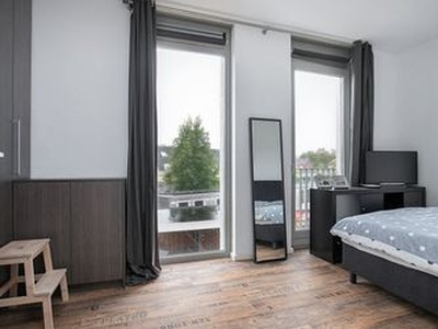 Huur 4 slaapkamer huis van 93 m² in Veldhoven