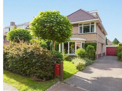 Huur 6 slaapkamer huis van 195 m² in Den Haag