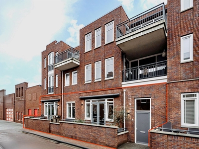 Leylandstraat 16