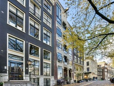 Singel in Amsterdam (73m2)