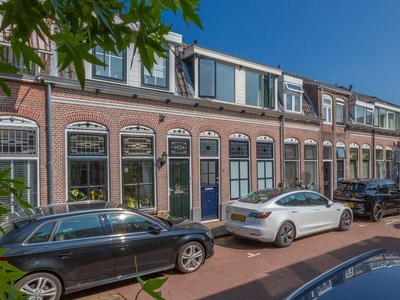 Floresstraat 23