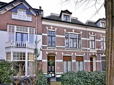 Kerkstraat 8