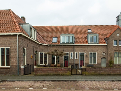 Veestraat 87