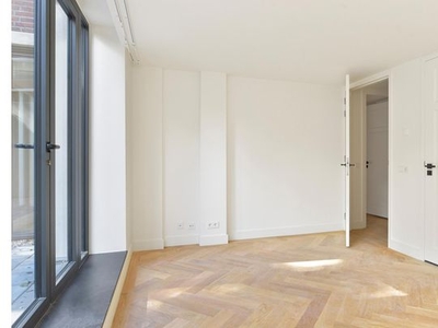 Huur 3 slaapkamer appartement van 132 m² in 's-gravenhage