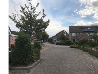 Huur 4 slaapkamer appartement van 83 m² in Ridderkerk