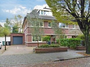 Herenhuis, hoekwoning te huur in Voorburg