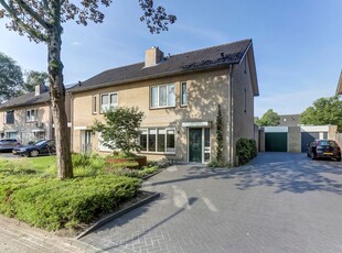 Lodewijk van Deyssellaan 8, Bladel