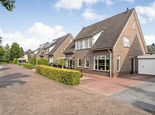 Veldsinklaan 11, Hardenberg