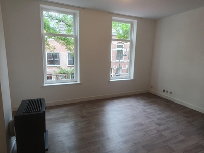 Studio in Haarlem met 2 kamers