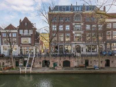 Oudegracht in Utrecht (54m2)