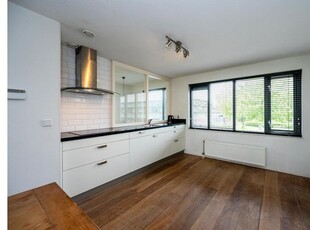 Huur 3 slaapkamer huis van 169 m² in Almere