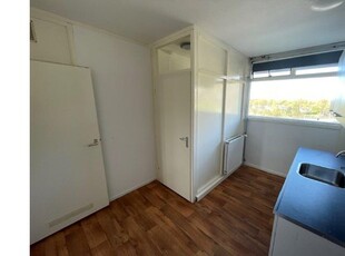 Huur 4 slaapkamer appartement van 66 m² in Capelle Aan Den Ijssel