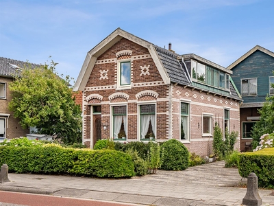 Dorpsstraat 11