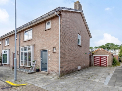 Esstraat 42