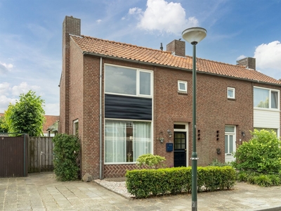 Meidoornstraat 15