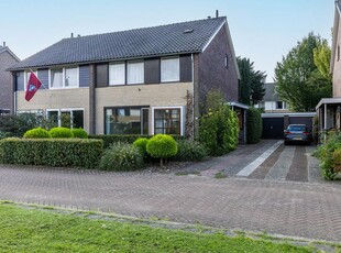 Mozartstraat 104, Elst