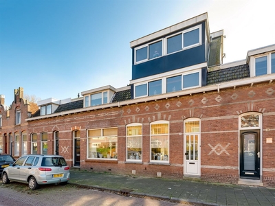 Hooftstraat 16