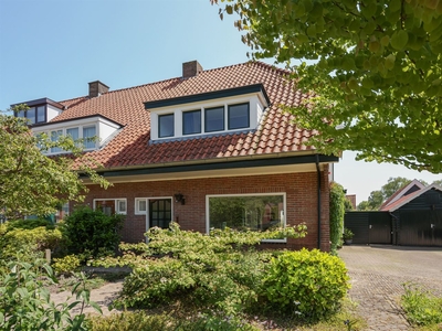 Hogeweg 97