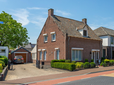 Breestraat 56