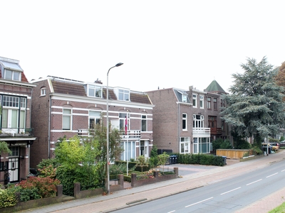 Onderlangs in Arnhem (160m2)