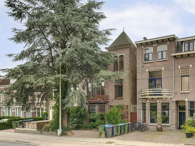 Onderlangs in Arnhem (180m2)