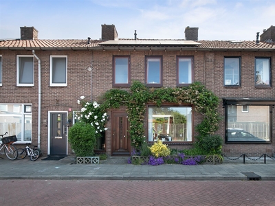 Maasstraat 17