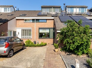 Woonhuis in Huizen met 6 kamers