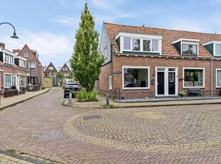 Oranjestraat 1, Volendam