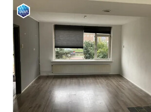 Huur 4 slaapkamer appartement van 65 m² in Lekkerkerk