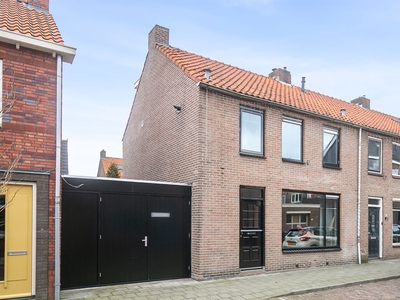 Emmeloordstraat 22