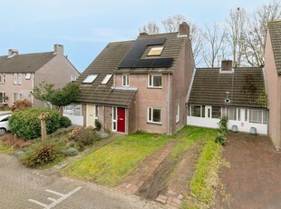 Goudsbloem 83, Udenhout