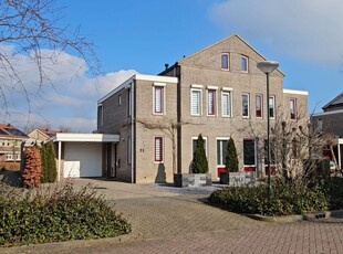 Vlinderslag 21, Almkerk