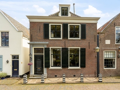 Voorstraat 18