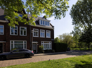 Van Riebeecklaan 1