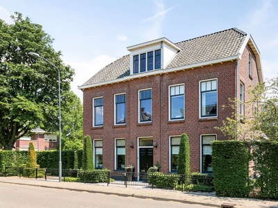 Spoorstraat 33