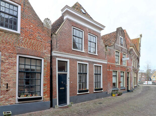 Kerkstraat 8