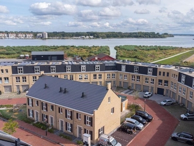 Het Kanon in Bunschoten-Spakenburg (145m2)