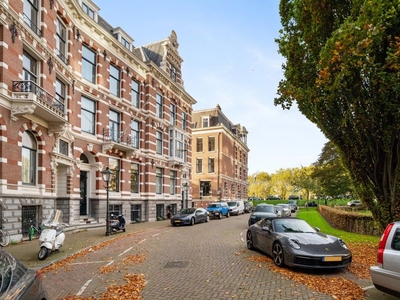 Koningin Emmaplein in Rotterdam (247m2)