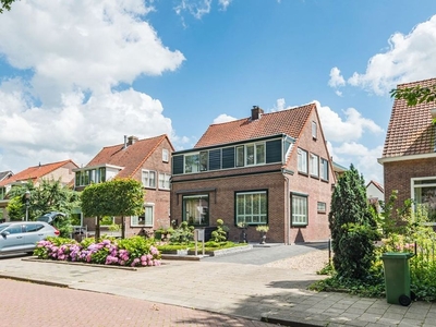 Parallelweg-Zuid in Nieuwerkerk Aan Den Ijssel (120m2)