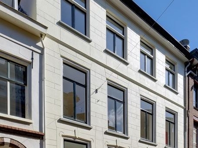 Pastoorstraat 11 1