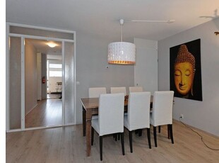 Huur 1 slaapkamer appartement van 65 m² in Den Haag